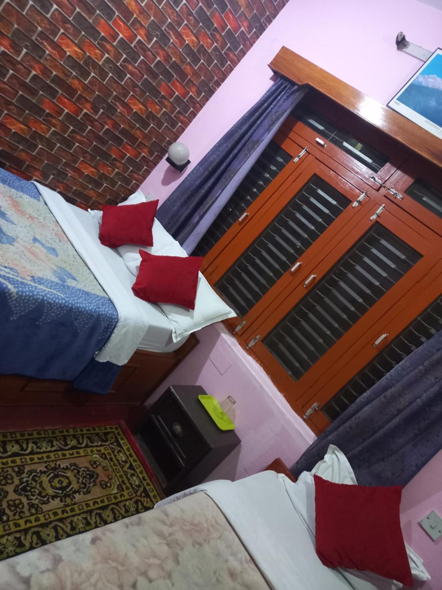 Galaxy Inn Guest House Pokhara Eksteriør billede